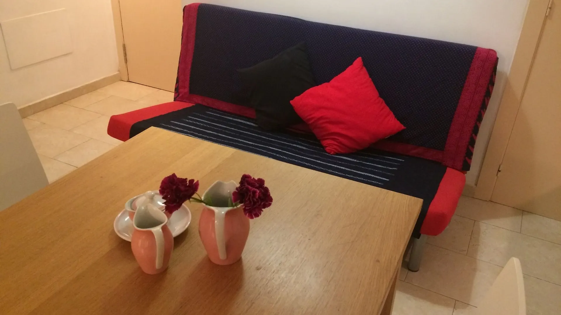 Loft Barri Vell Girona 2D contacts